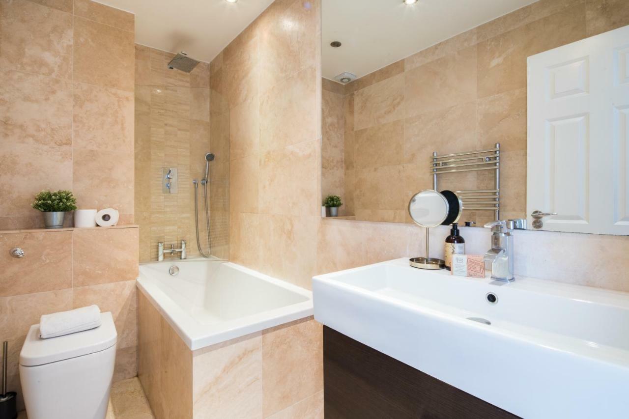 Gloucester Terrace By Lime Street 런던 외부 사진